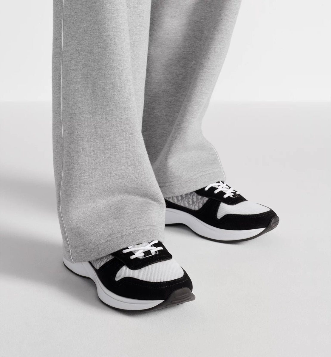 'B25' Sneaker - StyleOutlet