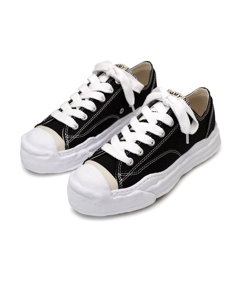'Aeson Low Top' Sneaker - StyleOutlet